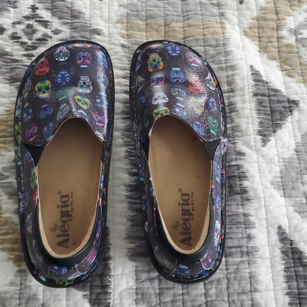 Alegria sugar skulls